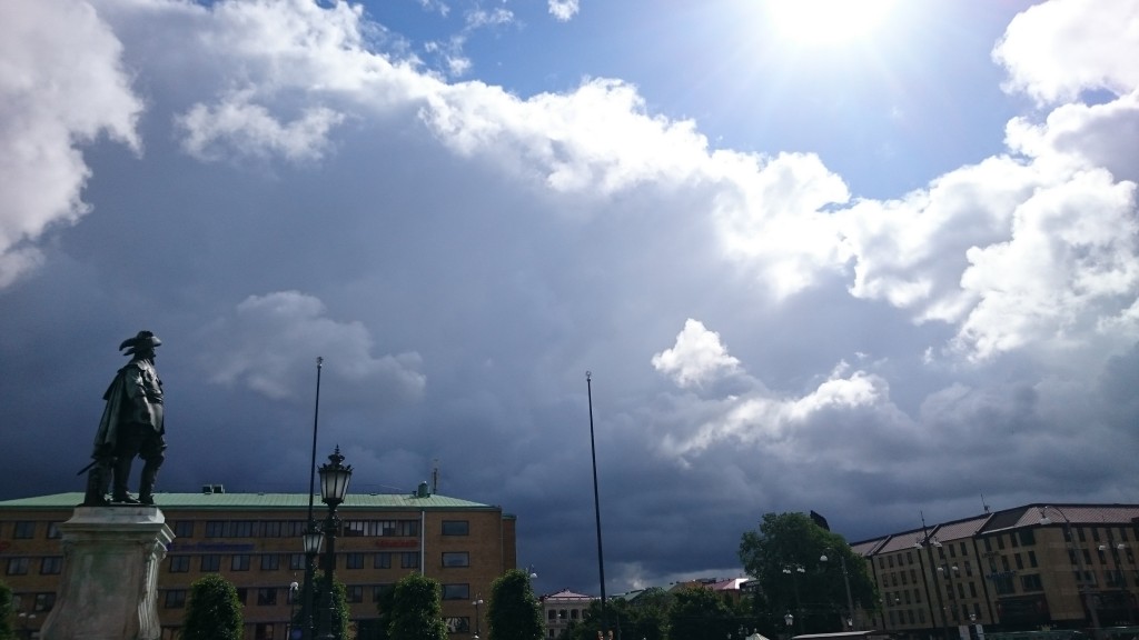donkere wolken boven stockholm